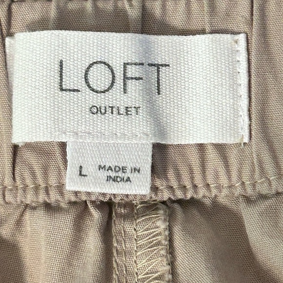 LOFT Taupe Relaxed Shorts
Set of two Loft brand shorts size L - Picture 4 of 6